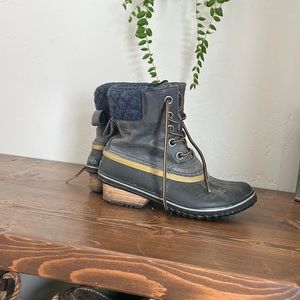 Sorel Boots Womens size 7